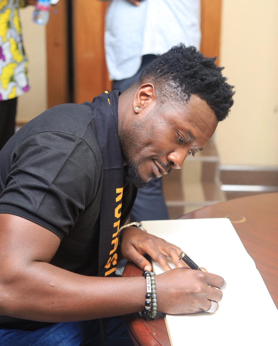 kobby_national's tweet photo. Kumasi We Are Finally here!!! Run energy drink 350ml is here embrace Greatness #RunEnergy350 #pphypecrew https://t.co/FsSmtVZ8Yw