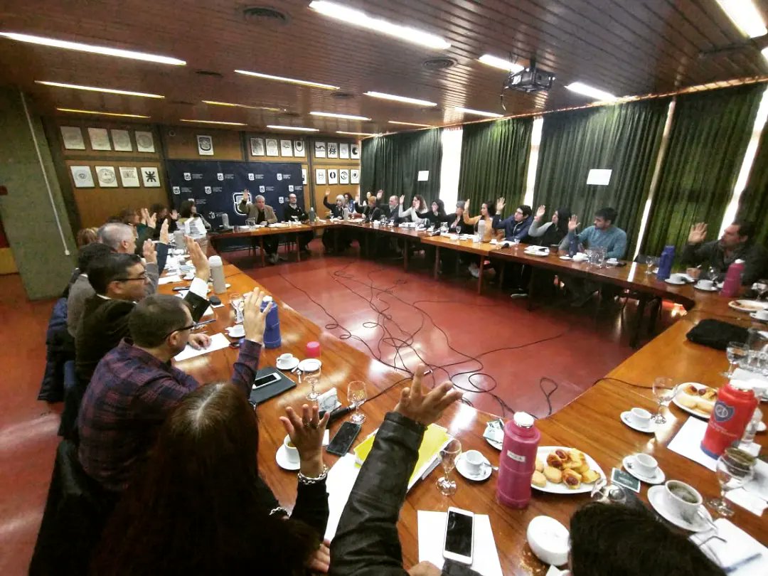 📌 Este martes en una nueva sesión del Consejo Superior de la Universidad Nacional de San Luis (UNSL) presidida por el rector Víctor Moriñigo, se aprobó por unanimidad otorgar el título de "Dr. Honoris Causa" al expresidente de Uruguay, José Mujica.

#Rector #UNSL