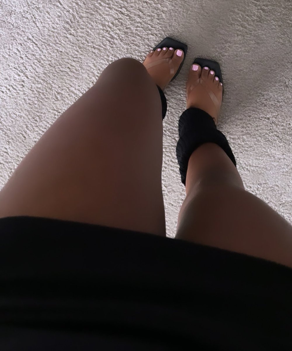 Pink Toes 👅