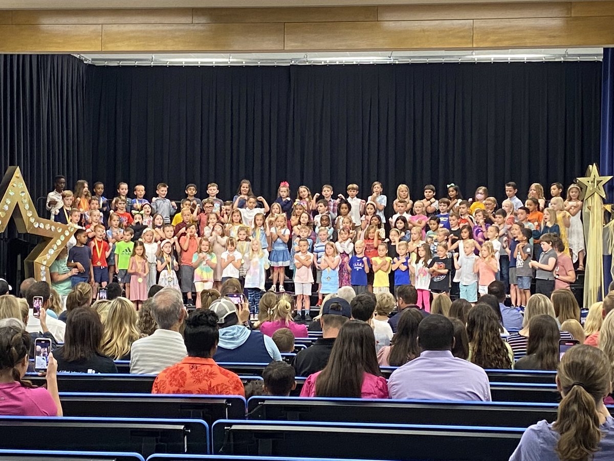 FESfalcons's tweet photo. First grade kicking off our end of year celebrations! #fabulousfirstgrade #hellosecondgrade #CelebrateKISD https://t.co/IV25PwtupC
