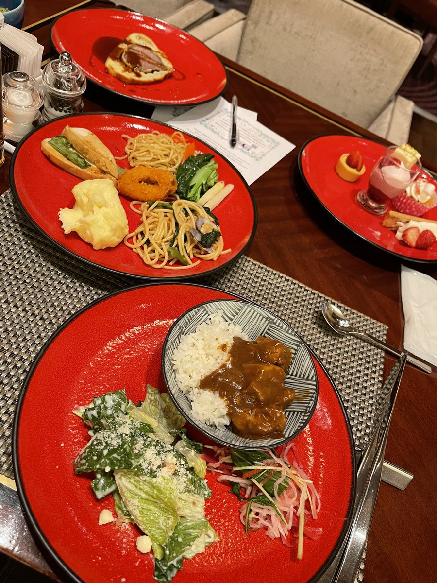 halna87's tweet photo. ヒルトンディナー🥺❤️
美味でした💜

#hiltontokyoconc 
#ディナー
#ブュッフェ最高 https://t.co/JreAmAAvGb