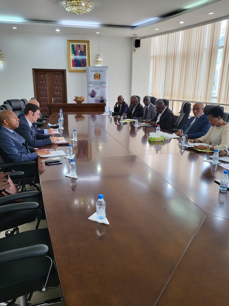 M. le Ministre <a href="/NickFylla/">Nicéphore Fylla</a>, a reçu ce jour les minotiers dans le cadre d'un échange sur la mise en place du plan de résilience du gouvernement. 
L'objectif ici est de trouver des solutions face a la crise qui menace ce secteur industriel.