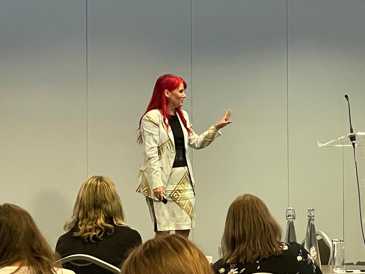 debiml01's tweet photo. "Put on your oxygen mask… So that you can then help others. The importance of looking after our own mental health is vital..."
#Recharge #Mentalhealth #InspiringCulture #InspireWorkSummit #InspireWorkSummitLondon2022 #PlacesforPeople #StylingItOut https://t.co/zdtwbrylti