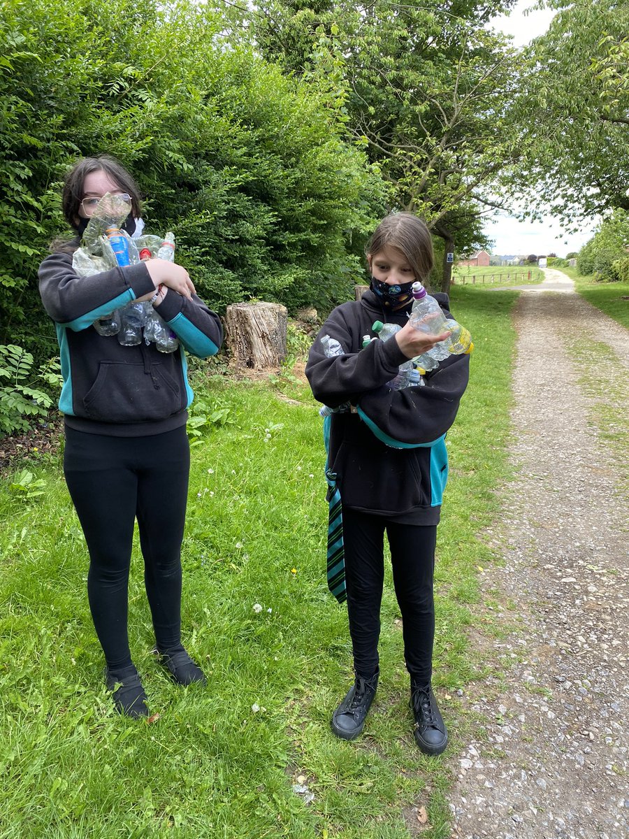 Team_MaltbyPE's tweet photo. Two of our students Darryl and Wade doing their bit for our community, picking up all the litter at the end of their PE lesson #community #prideinourschool https://t.co/oO1aVeoCad