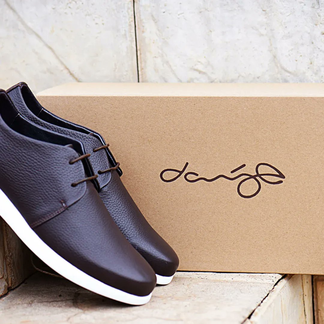 danjeshoes's tweet photo. Brown is associated with resilience and dependability. It evokes feelings of warmth and comfort and is also elegant.
#designedinNairobi
#fortheculture
#danjeshoes
☎️ 0790498400 https://t.co/1pdDS8iKcl