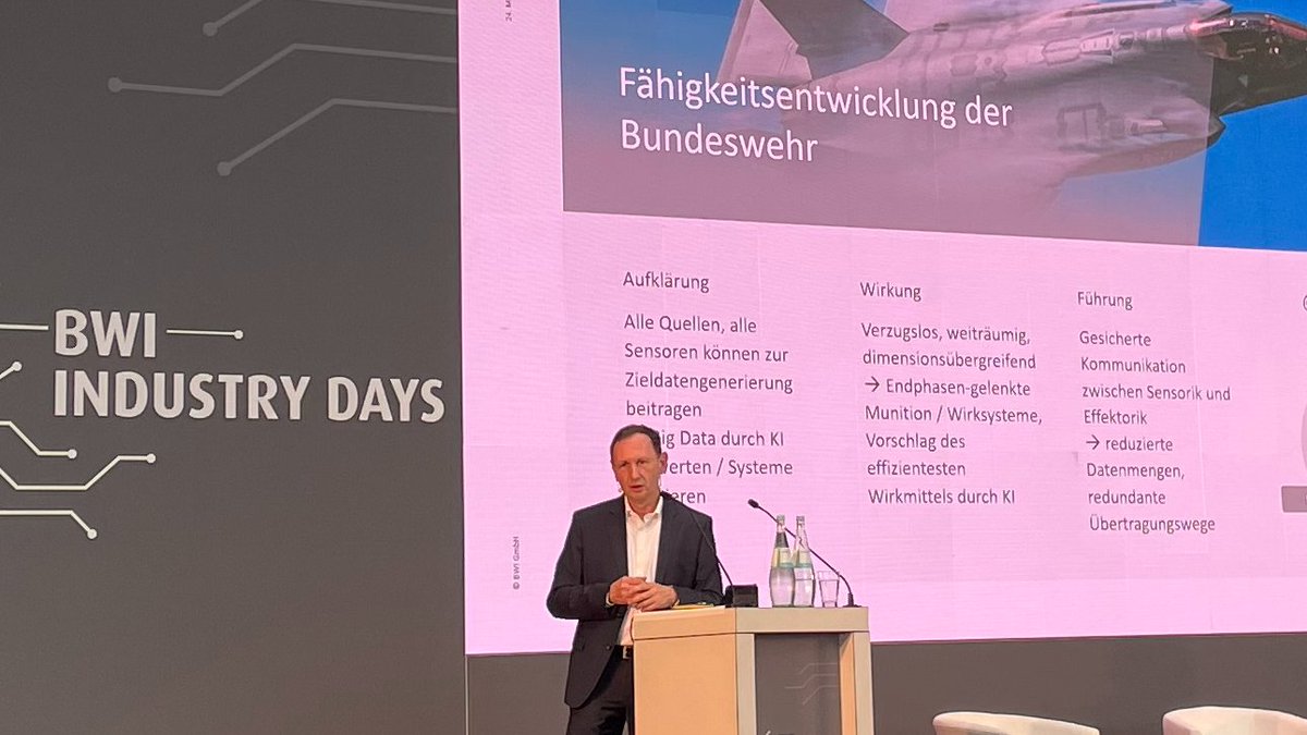 BWI_IT's tweet photo. Wahlfreiheit ist Basis für #digitaleSouveränität. Doch wie entscheiden wir uns für die richtigen Lösungen? „Dafür brauchen wir ein partnerschaftliches Miteinander, weil es keiner alleine kann“, sagt #FrankLeidenberger, BWI-CDO, bei den #BWIIndustryDays. https://t.co/dy0lMBBojH
