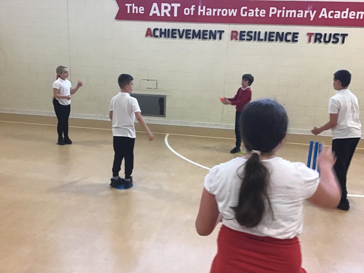 HGPAMrGalt's tweet photo. Kwik cricket skills on show today. What amazing effort these future sports people are putting in. They astound me every week! #harrowgateacademy #harrowgatepe https://t.co/1p28qMMKZP