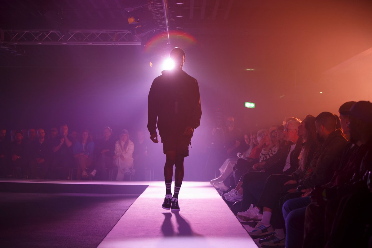 Some highlights from my recent shoot of the Spring/Summer 2023 sales and marketing meeting for Adidas UK.

See more at: t.ly/58zl

#adidasuk #conference #adidasxGucci #adidasparley #adidasoriginals #reebok #fashion #sportswear
