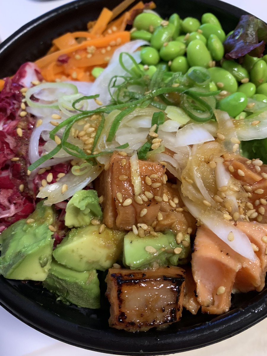 Sayorich_'s tweet photo. 炙りサーモンのポキ丼。 https://t.co/7oZ53Oi1Ig