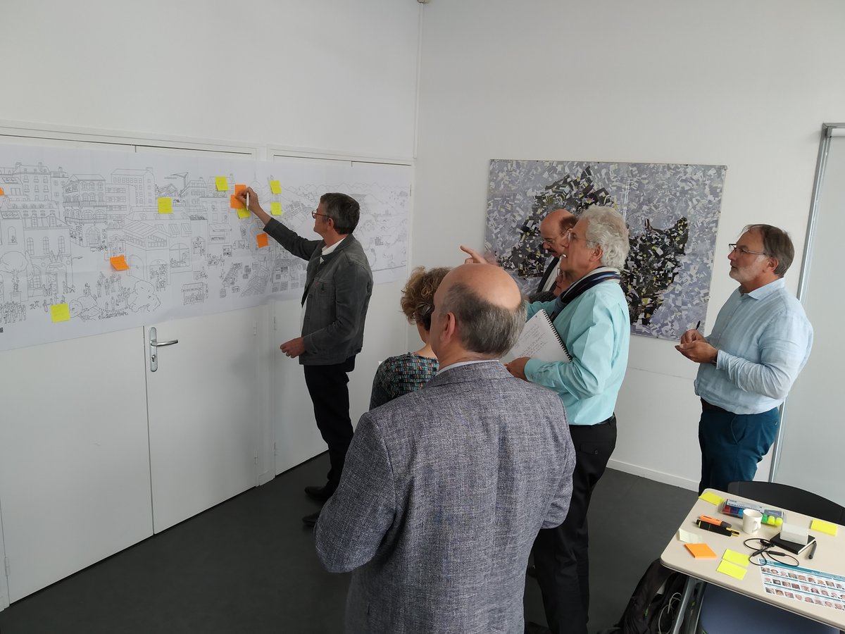 InfoAduga's tweet photo. Commission #SCoT du Grand Amiénois. Accompagnés par l’Aduga et par @juliendossier, les élus travaillent sur le sujet de la #TransitionEcologique.
#renaissanceecologique https://t.co/m6zsTuobOS