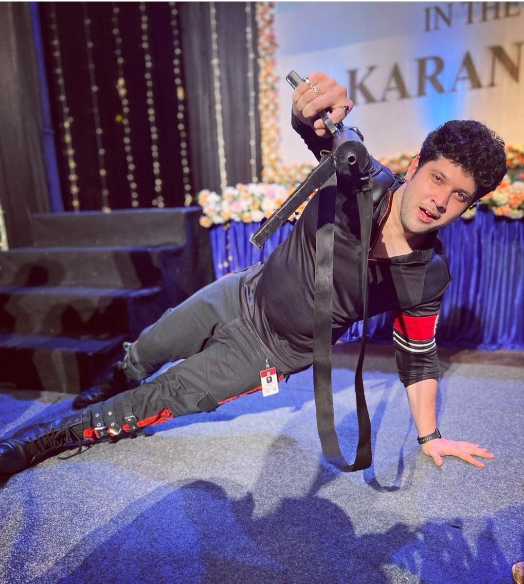 MadhaviThakral's tweet photo. Background m dekho 'In The...Karan' something kuch likha h😍
Maybe , 'Welcome In The Academy Karan' ❤️
Excited for this episode 🥰

WE WANT ZDMN https://t.co/xQCvXF0dIm