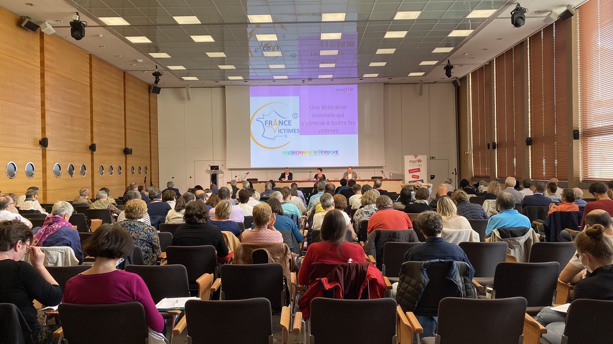 MASFIP's tweet photo. Rappel du dispositif sur les violences intra familiales mis en place par la @MASFIP  et présentation aux militants du prochain partenariat avec France Victimes qui peut être contactée au 116 006 https://t.co/HLJiAPTm4O