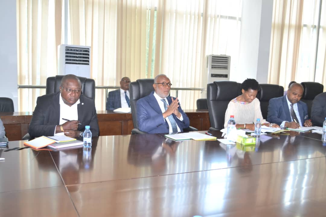 J'ai accordé une audience ce matin aux minotiers afin d'échanger sur les différentes mesures proposées par le plan de résilience mit en place par le gouvernement. 
Ce secteur industriel souffre actuellement des différentes crises que connaît le monde.