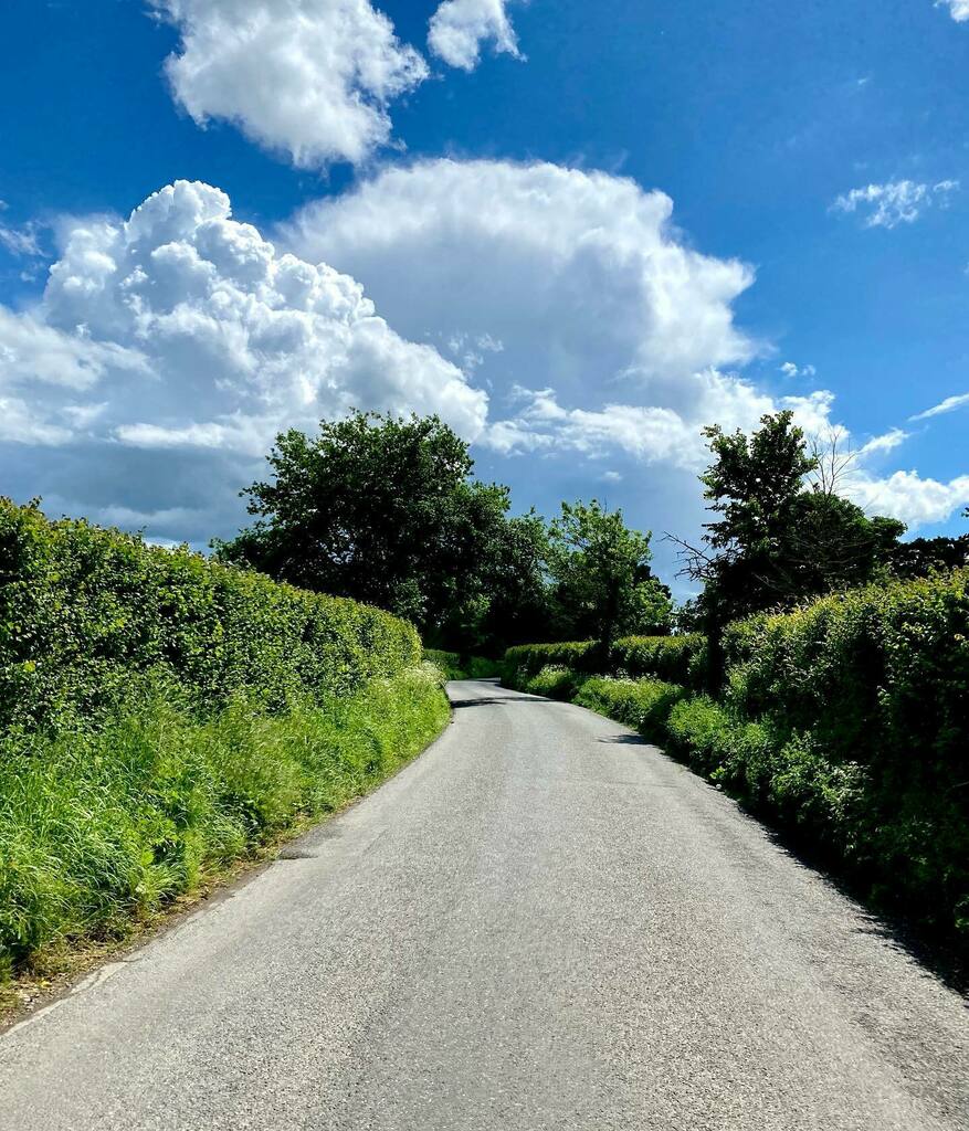 Cumulonimbus calvus ⛈️🌤️ instagr.am/p/Cd8S11nsKoz/