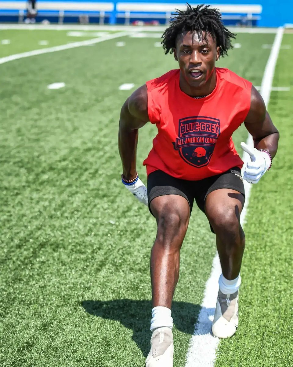 mo88Underground's tweet photo. @tylon_citizen (2023 RB/SS) didn't have it in him to rest on his near perfect in-season. He showed up at the @BlueGreyFB Louisiana camp with a 4.5 40 and a 10'0 broad!  Let's gooooo!
📸 @U_SportsNetwork https://t.co/1PXUufXQ8F