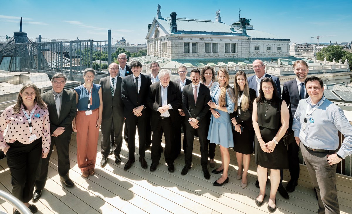 BVRPresse's tweet photo. „Act local, think global” became true again last week when our own #HolgerMielk & #JanBöttcher met with our international colleagues during the #CIBP Executive Committee. It was a pleasure to exchange views and discuss the tremendous educational work of CIBP and their members/ms https://t.co/eD199q1NJm