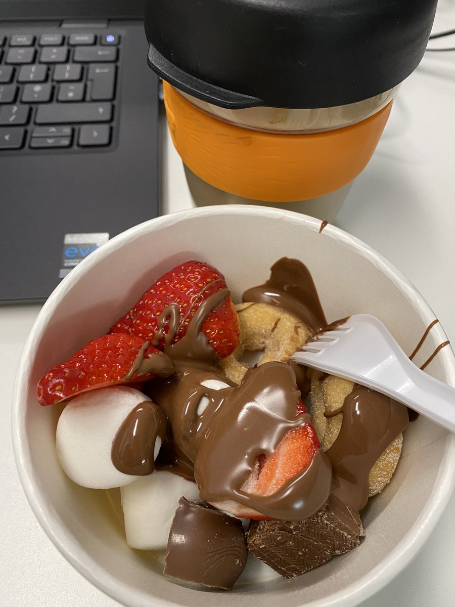 Treeborker's tweet image. Oooo free food on square @EssexFood  yummmmm 👍🏼