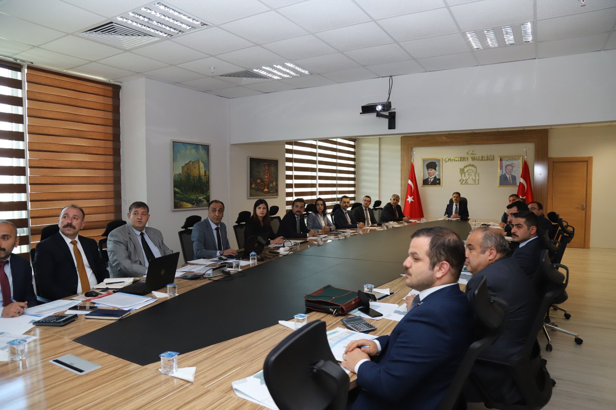 Çankırı Valiliği (@cankirivaliligi) on Twitter photo KÖYDES Toplantısı Valimiz <a href="/AbdullahAyaz78/">Abdullah Ayaz</a> başkanlığında, Kaymakamlarımız, İl Genel Meclisi Başkanı Mustafa Çıbık ve İl Özel İdaresi Genel Sekreteri Hasan Yıldız'ın katılımıyla gerçekleştirildi. KÖYDES Toplantısı Valimiz <a href="/AbdullahAyaz78/">Abdullah Ayaz</a> başkanlığında, Kaymakamlarımız, İl Genel Meclisi Başkanı Mustafa Çıbık ve İl Özel İdaresi Genel Sekreteri Hasan Yıldız'ın katılımıyla gerçekleştirildi.