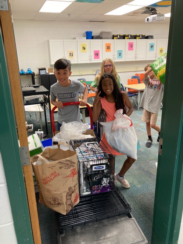 CounselorShark's tweet photo. Our Strawbridge Anchored 4 Life club completed their service project yesterday. These students ran a pet supply drive to collect items for @VBAdoptablepets . They had a great time dropping off the supplies and visiting some animal friends 🐱🐶. @StrawbridgeES @a4lclub https://t.co/GkU0dPRuRe
