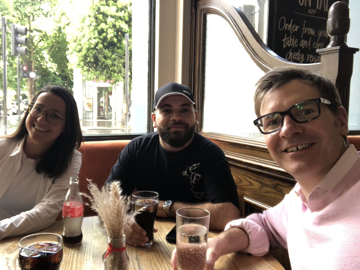 Great to catch up with our student <a href="/_xsoyi/">يوسف عبدالله</a> Yousef and Mariana <a href="/studyBayswater/">Bayswater</a> for lunch #foreverconnected