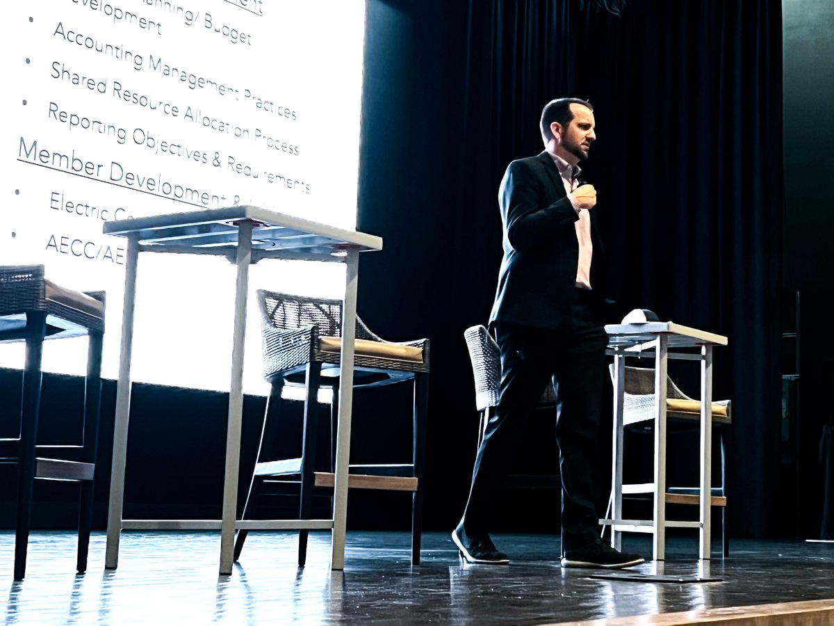 DiamondStateNet's tweet photo. Doug Maglothin gives the State of Diamond State Networks address. #DSN2022 #diamondstatenetworks #fiber #broadband #arkansas https://t.co/bt4nNFcTow