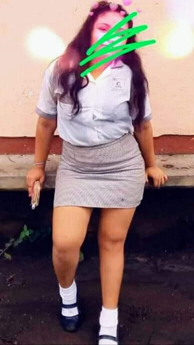 TacoDeHojo's tweet photo. Deliciosas #colegialas #piernasricas #Piernalgotas #Colegiales #colegialasdeverdad #colegialascaliente https://t.co/i1U1xfdLHK