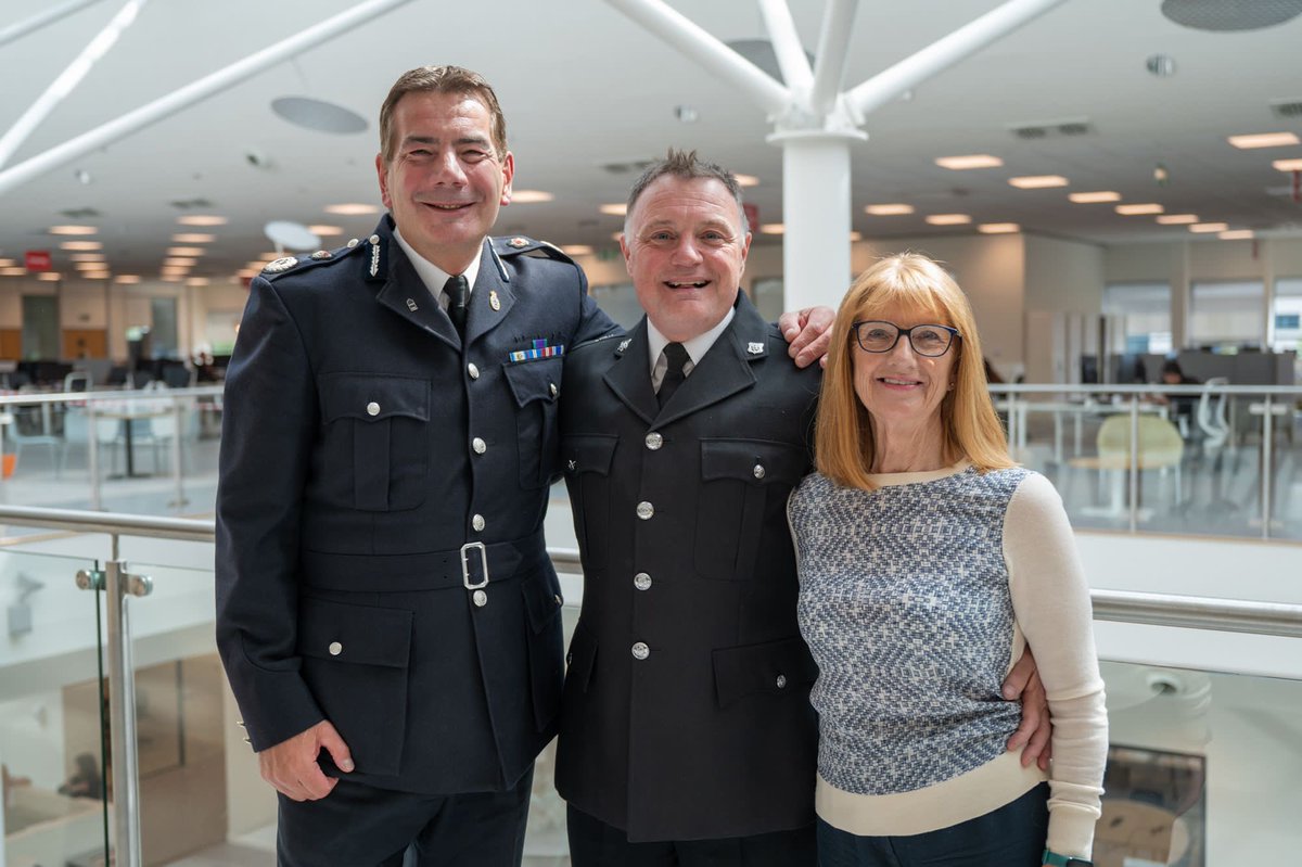 30yrs done ✔️… privilege to have spent some of that time working alongside quality people, but one in-particular stands above all others. @NorthantsChief thank you for your leadership, loyalty &amp; friendship. Mrs M and me will be forever grateful to you &amp; @colleenrattigan