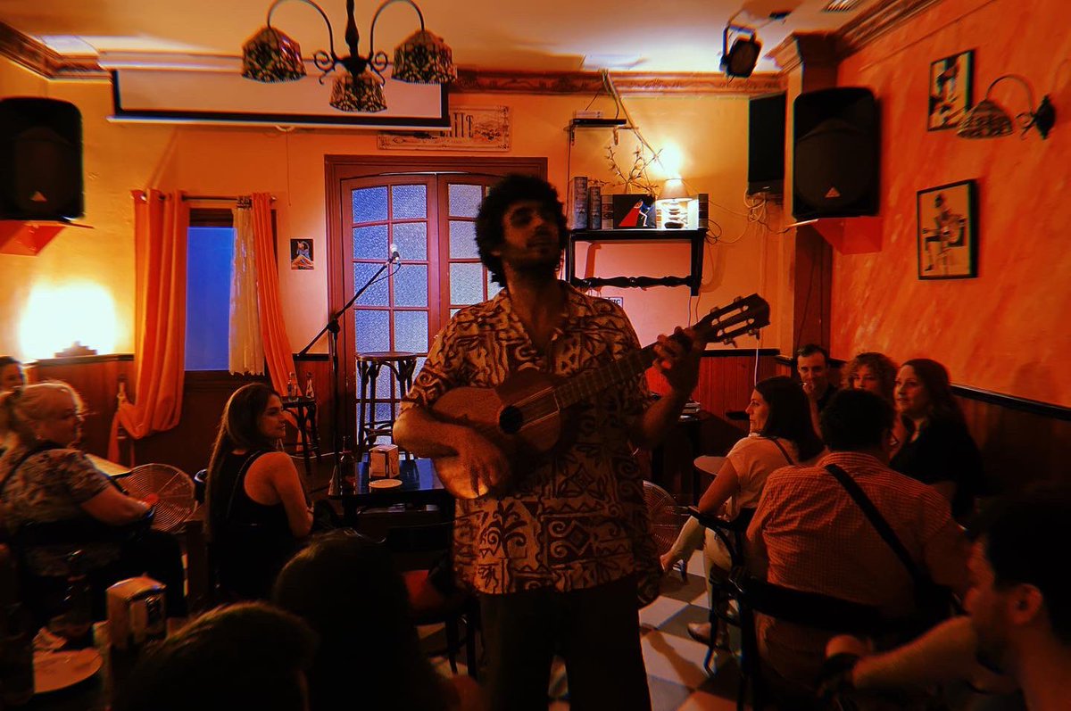 Aún con el corazón vibrando al ritmo de las canciones de #PedroPastor, amigo que volvió al escenario de el <a href="/violingetafe/">El Violin Getafe</a> para regalarnos una tarde íntima, especial y llena de buena energía. 
#EscenarioDeAcordes #coolturearte #getafe #cultura