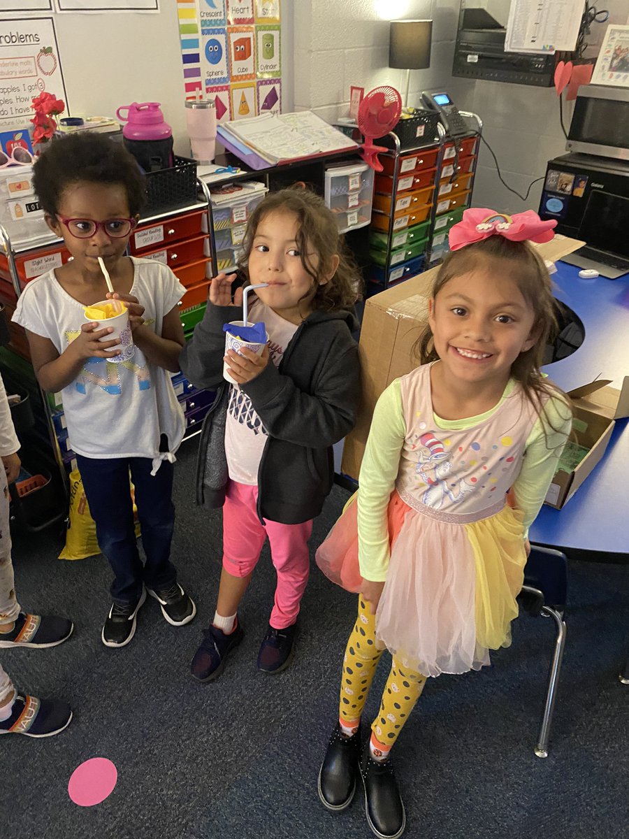 We celebrated all of our greatness today! #readerstheater #geniushouse #writingcelebration <a href="/leahmmcopeland/">Leah Copeland, Ph.D.</a> <a href="/WinnwoodRocks/">Winnwood Elementary School</a>