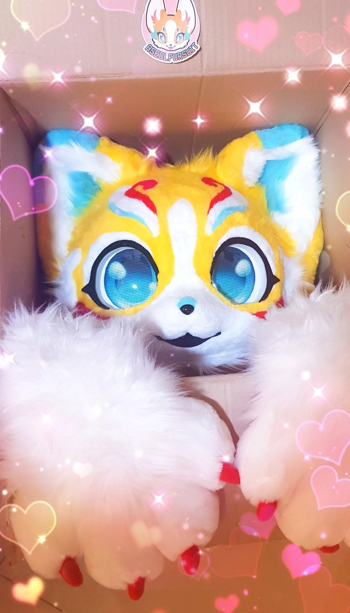 Look who's arrived today in a box! He wants a hug!

Special thanks to <a href="/hanaseol428/">Aseol Fursuit ⋆⁺₊</a> for making my fox real since 2021 <3