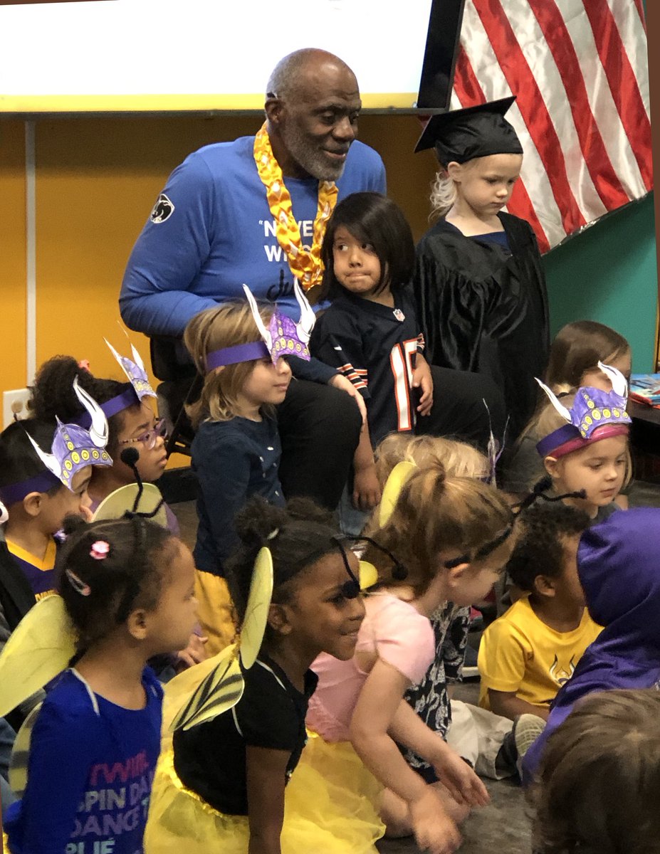 ACPage_77's tweet photo. Much fun today. Pollinating the future at Rayito de Sol Spanish Immersion Early Learning Center jn Minneapolis. #pollinatingthefuture ⁦⁦@Rayitoschools⁩ ⁦@PageEdFdn⁩ https://t.co/ImRLHt0TK8