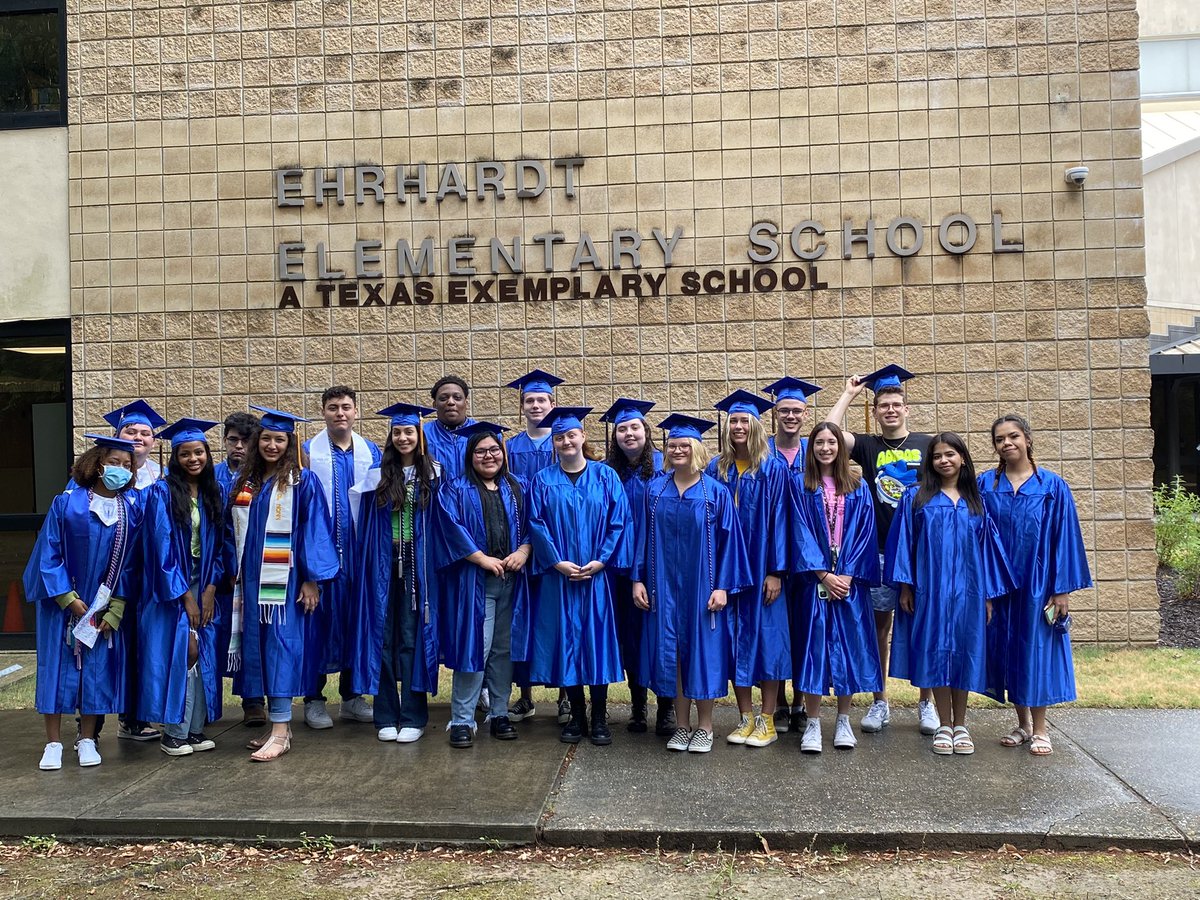 MrsGoemans's tweet photo. Thanks for the welcome back and initial promise @EhrhardtKISD 🎉 these @KleinHigh Seniors are ready to fly! @BrandonBaker31 #PromisetoPurpose https://t.co/SgTi7yhgxk