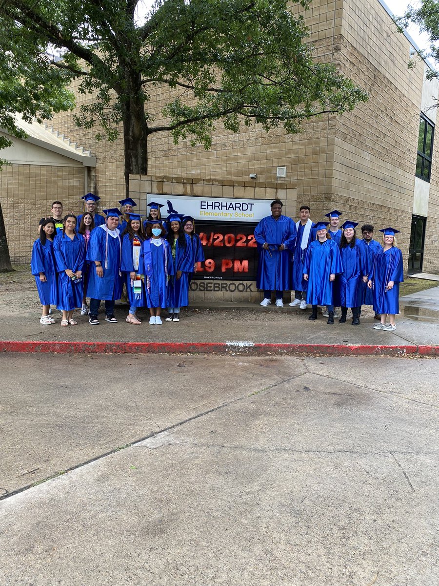 MrsGoemans's tweet photo. Thanks for the welcome back and initial promise @EhrhardtKISD 🎉 these @KleinHigh Seniors are ready to fly! @BrandonBaker31 #PromisetoPurpose https://t.co/SgTi7yhgxk
