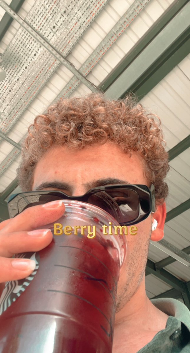 CannKarademir's tweet photo. #berrytime https://t.co/s3A83Vwdw9