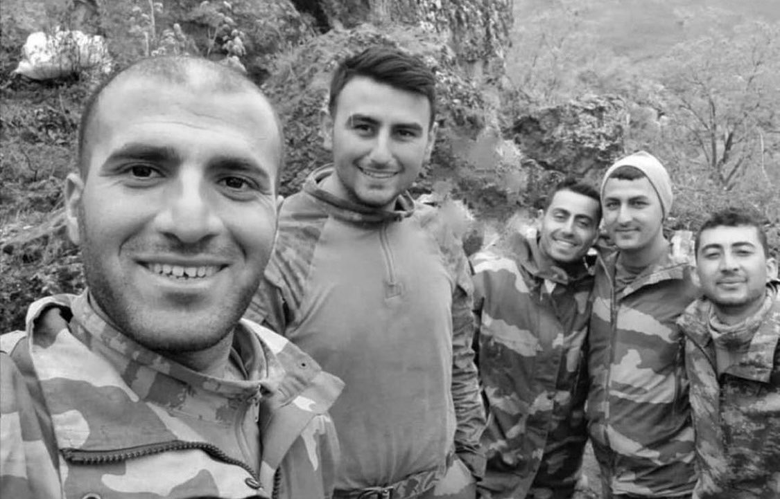 ŞEHADETE BERABER YÜRÜDÜLER..

MİLLETİMİZİN BAŞI SAĞOLSUN.🇹🇷