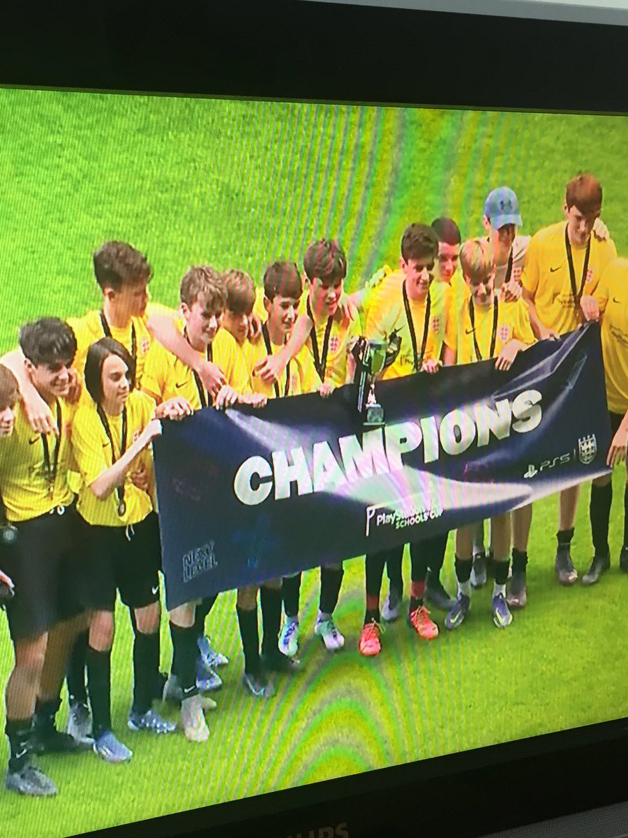 Formby High School has just won the ESFA National Schools Cup 2-1 woohoo!!! Well done everyone👏👏👏 Brilliant Charlie HW 💙💙💙 @hannansarah