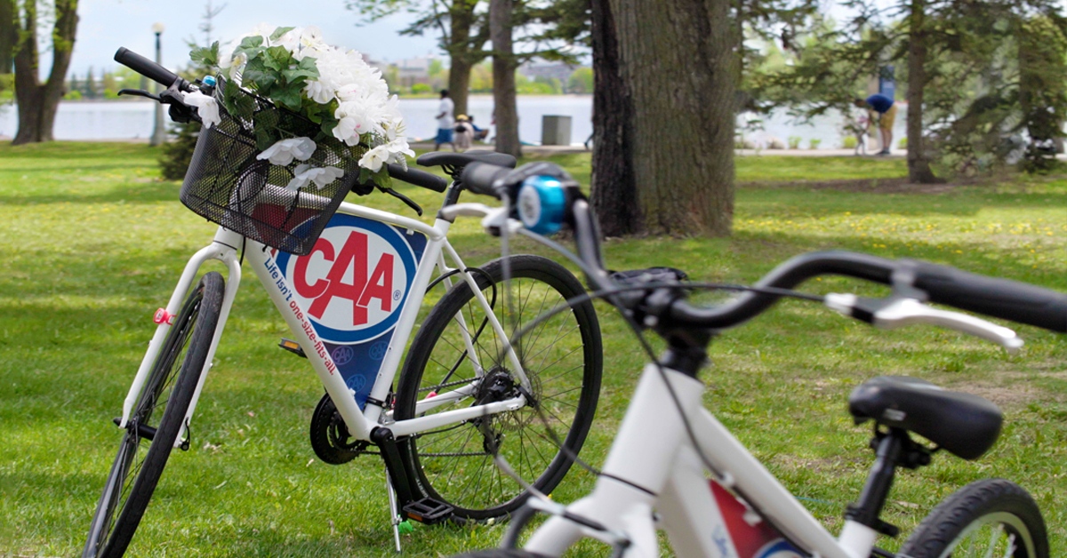 CAANEO's tweet photo. Did you know Ottawa has about 900km of maintained cycling infrastructure?๐ฒ We are proud to sponsor @letsbikeottawa, and we want you to join Team CAA!
https://t.co/vz0DK0UKQI
#ottbike #letsbike https://t.co/UiKXAm26rs