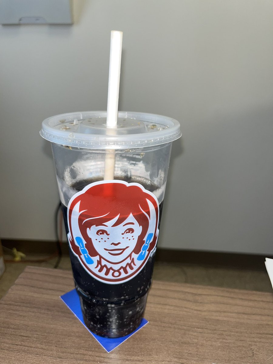 unblockedblock's tweet photo. Hey @Wendys how is a plastic cup and paper straw better for the environment than a paper cup and plastic straw? 
For the love of god bring back the damn plastic straws. https://t.co/Q35oFshGEv