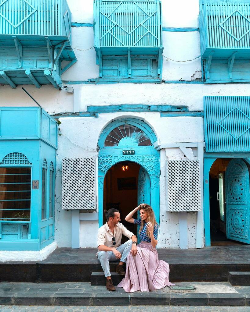 ⁣Jeddah’s blue hues 💎💙🦋⠀
⠀
Founded in the 7th Century and serving as the centre of Jeddah historically, Al-Balad aka Old Town Jeddah was one of our first excursions during our trip to Saudi (and also one of the most memorable ones).⠀
⠀
Down every… instagr.am/p/Cd8z3BXsQ_g/