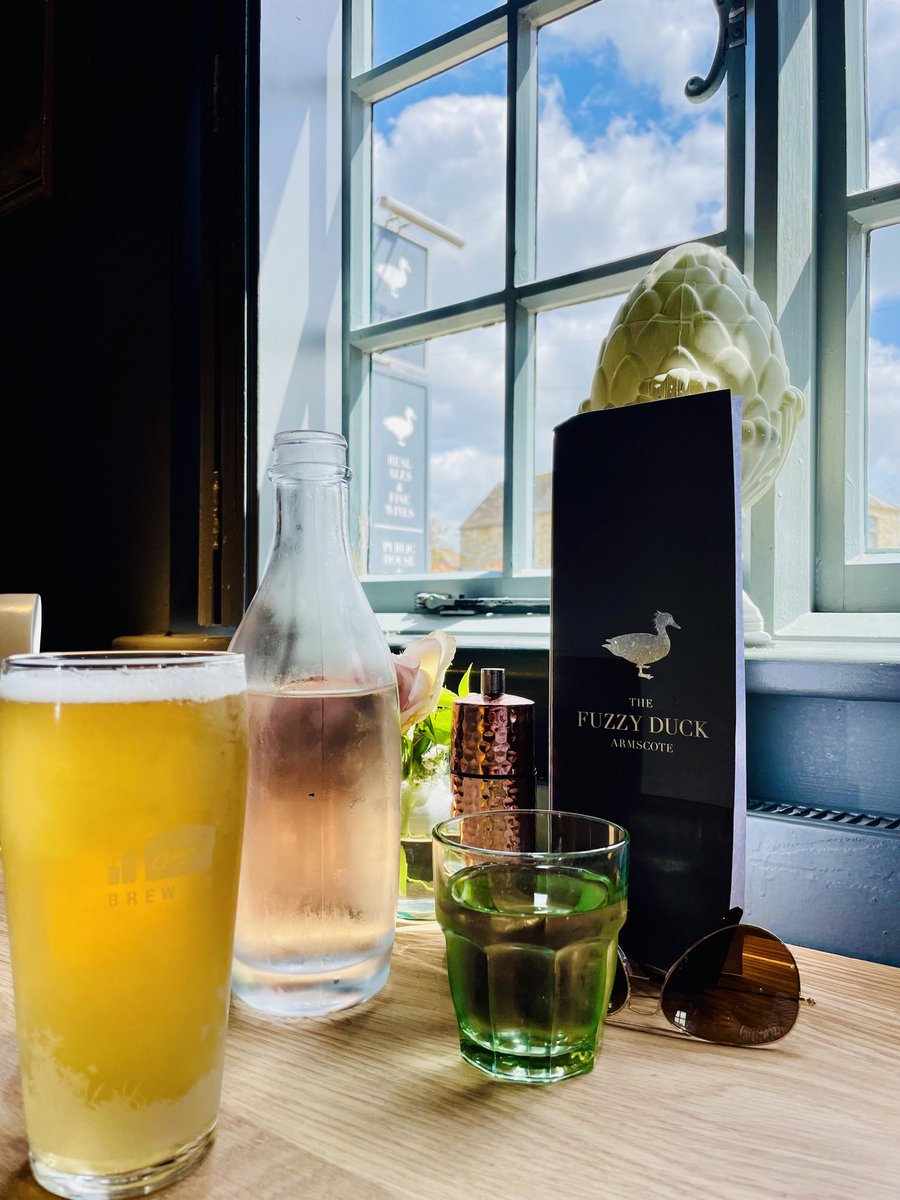 MsRMerry's tweet photo. Can’t help but smile at these little footprints at @fuzzyduckpub😆

Amazing food(..&amp; refreshments😉)as ever!! 

#Foodie #FoodForThought #Local 🤩 #MichelinGuide #Boutique #Food 💜 #Smile #Happy #BaylisAndHarding 🦆 #Happiness #Love #Experience #Pub #Drinks #Happy #YesToYou #Smile https://t.co/dHZuM0fTgx