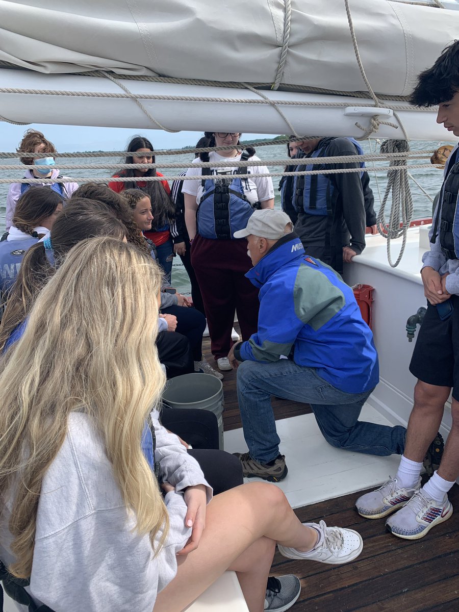 ObenTech's tweet image. Marine Biology fieldwork on the historic Christeen! @OBENSchools @OysterBayHS