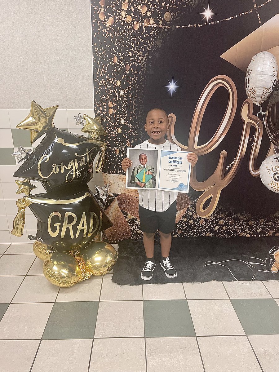 CoachFredGreen1's tweet image. Kindergarten..✅
First Grade..⌛️
First of Many #GraduationSZN🎓
#ImmanuelG.. @RameyTylerISD !!!
#FirstBorn..#TheLegacy! 👑