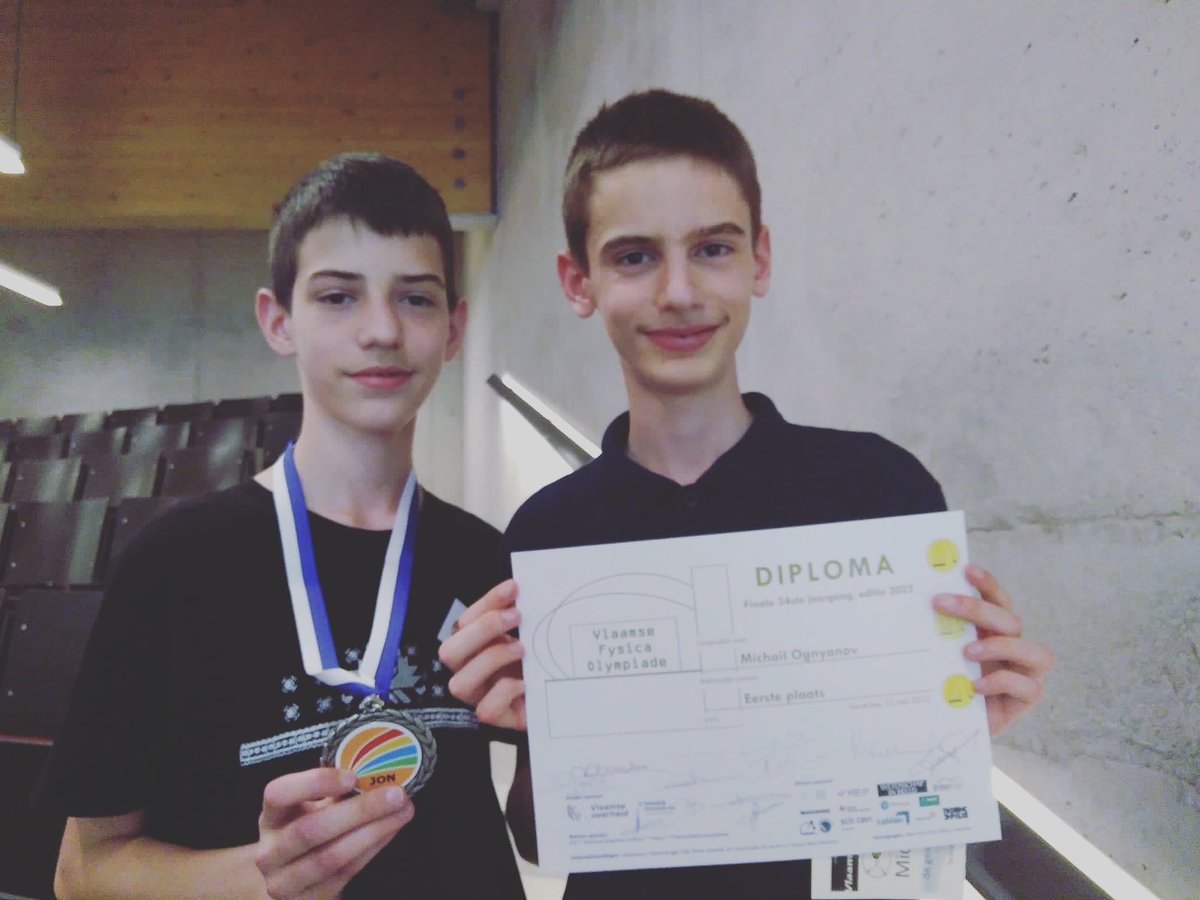 KATervuren's tweet photo. Ongelooflijk trots!🥇Goud (!!!) voor Michail Ognyanov (5 WEWI) in de Vlaamse Fysica Olympiade! Hij vertegenwoordigt #Vlaanderen #België én het #KAT tijdens de internationale olympiade in Zwitserland. Heel veel succes! 

#VONW #GOSchittert #Tervuren @sgrSCOOP @GO_onderwijs https://t.co/8cyaR86GD5