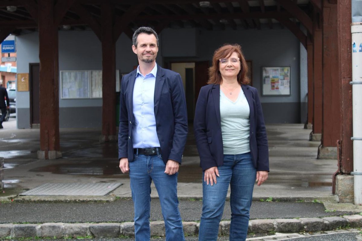 ArnaudMouillard's tweet photo. Législatives 2022. Véronique Bérégovoy, candidate dans la 10e circonscription de Seine-Maritime est la représentante de l'union de la gauche
https://t.co/qX10chYCdJ
via @actufr
#circo7610 #Nupes #legislatives2022 #Yvetot #Auffay https://t.co/NzRrH5ZMfH