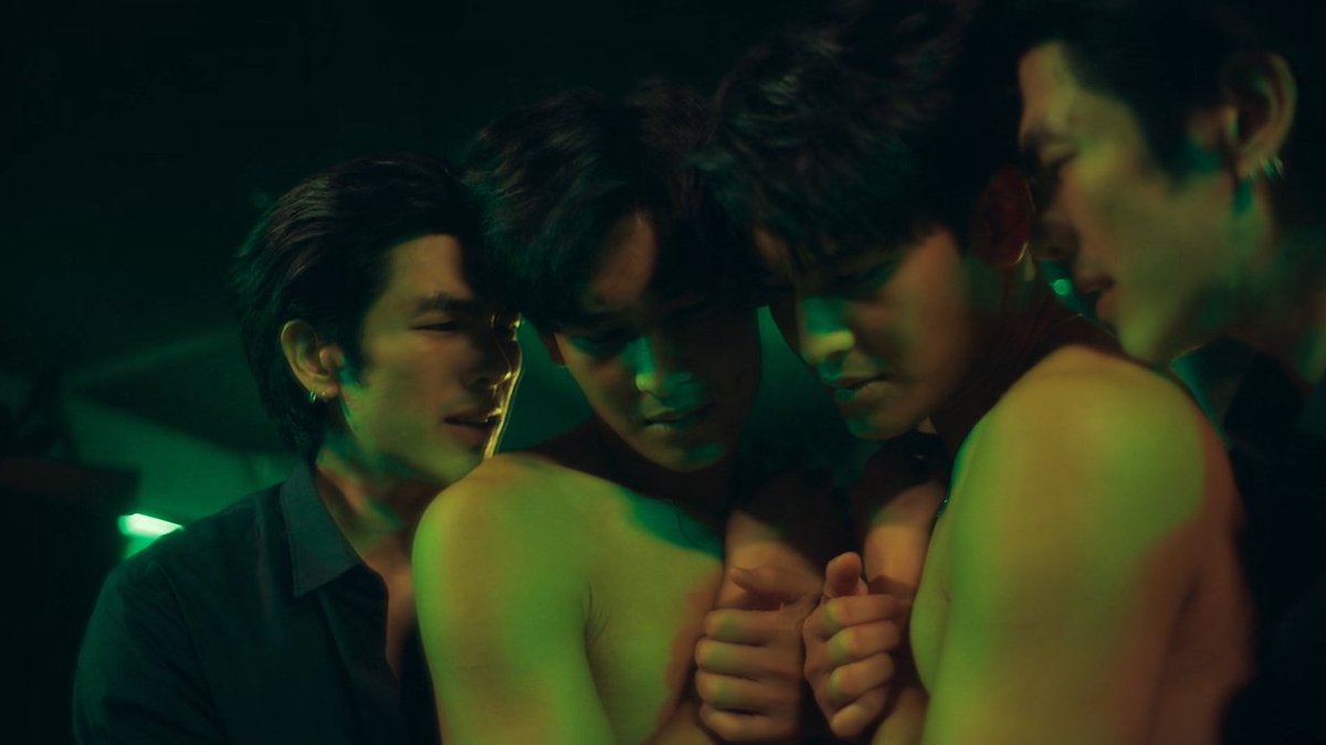 When you realize that the only dialogues you hear in the last few minutes are 'I am sorry', 'Porsche', and 'Porsche'. It's insane how MileApo are delivering some of the most intricate and heavy scenes with just eye contacts, facial expressions and touches. 

[#KinnPorscheEP7]