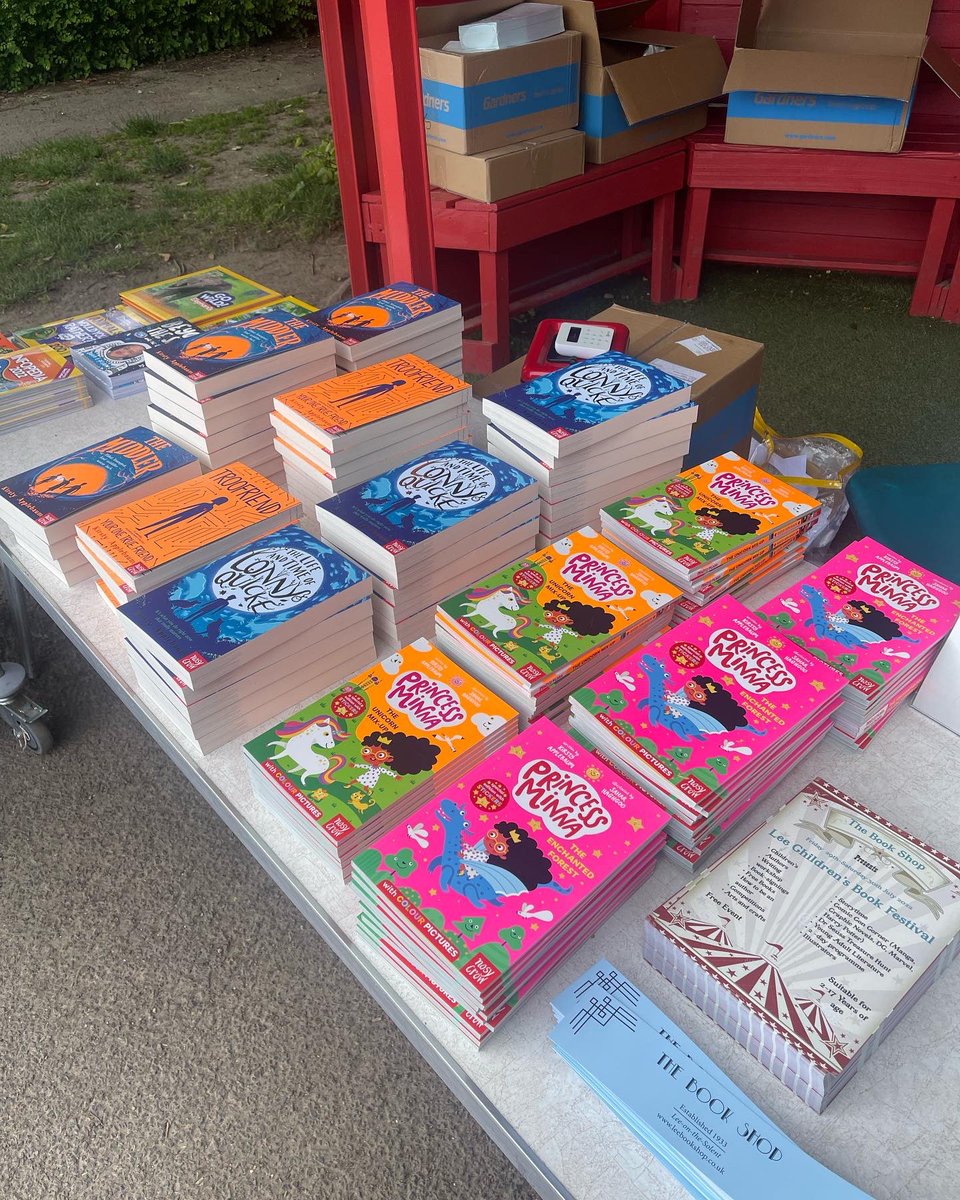 Thebookshop1933's tweet photo. A lovely day yesterday at @elsoninfantschool with the wonderful @KirstyApplebaum and #princessminna 🧡💗🧡💗 https://t.co/QBfPsZdlKz
