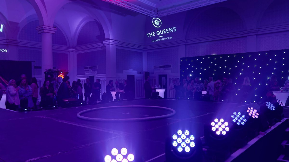 Universal Live tweet media