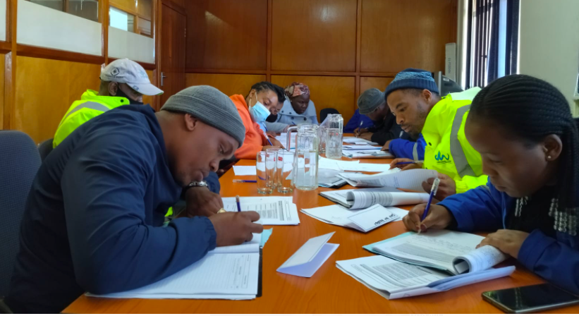 rabisonshumba's tweet photo. #RiskManagementTraining - Great organisations empower their power on how to identify and manage risks. We live in risk prone times.
As @VumiliaAfrica we empowered leaders in a Municipal Company. Michael Mukeredzi delivered it #TheVumiliaWay #SkillsDevelopment #Training https://t.co/wsjzP7ewcu