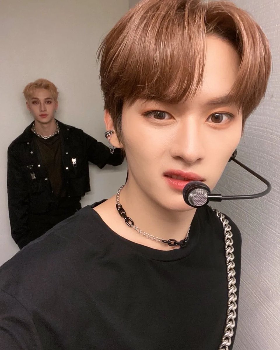 ccleeknower's tweet photo. lee knowers que amam as selcas dos minchan de coração!! 💗 https://t.co/PGKwWVF94C