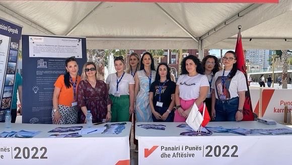 CentreCEMA's tweet photo. @DurresPort ⚓️🇦🇱and @CentreCEMA today with our representative stand at the📍 "Work and Skills Fair" organized by our collaborator @akpa2019.
The young people were introduced to:
🧑🏻✈️#jobprofiles & #vacancies @DurresPort
#ProfessionalInternshpis👨💼
#CEMAPrograms 👩💻
#CEMACourses 👷🏼 https://t.co/C5aTcShNtN